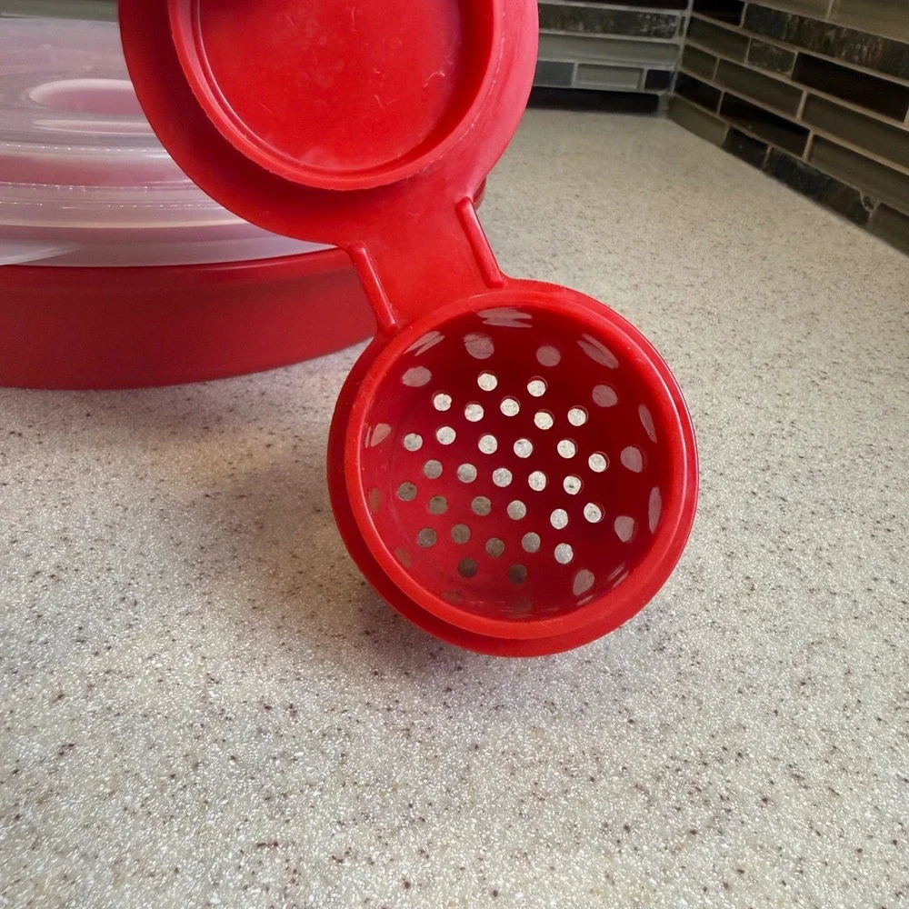 Pampered Chef Microwave Popcorn Maker Red Silicone Collapsible Bowl with Lid